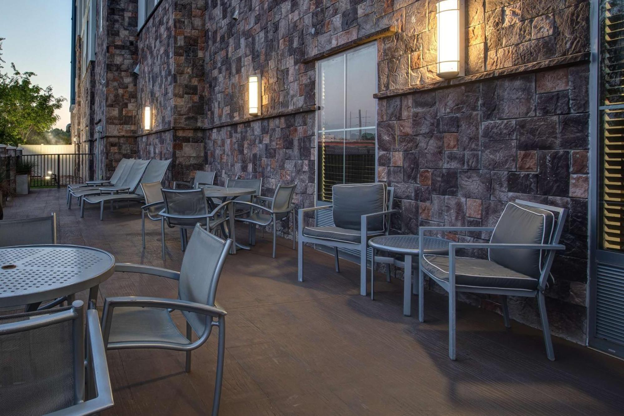 Hampton Inn & Suites Columbia/Southeast-Fort Jackson Екстер'єр фото