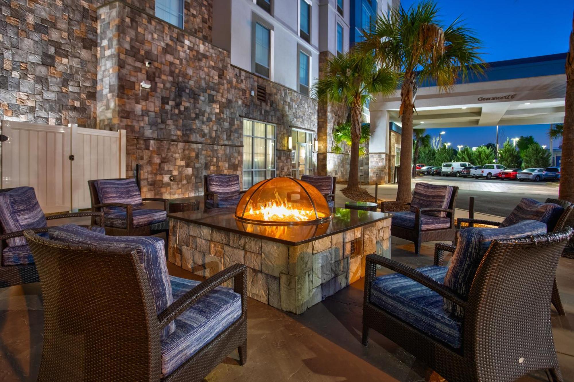 Hampton Inn & Suites Columbia/Southeast-Fort Jackson Екстер'єр фото